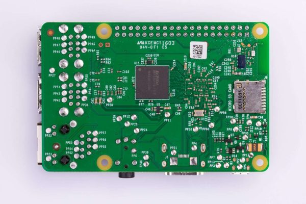 Raspberry Pi 3 Back 1 1622x1080